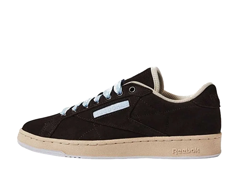 スニーズ × リーボック クラブC グラウンズ "アース ブラウン"