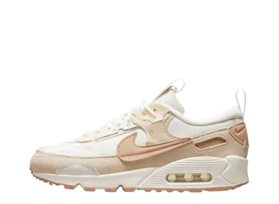 ナイキ ウィメンズ エアマックス90 フューチュラ "セイル/サンドドリフト/ファントム/ヘンプ"