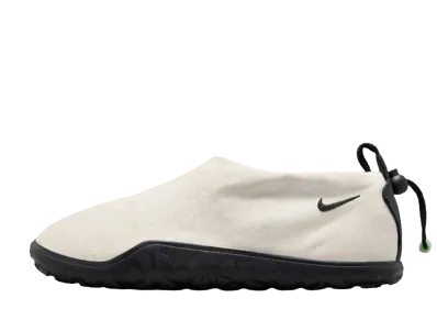 ナイキ ACG モック "サミット ホワイト/ブラック"