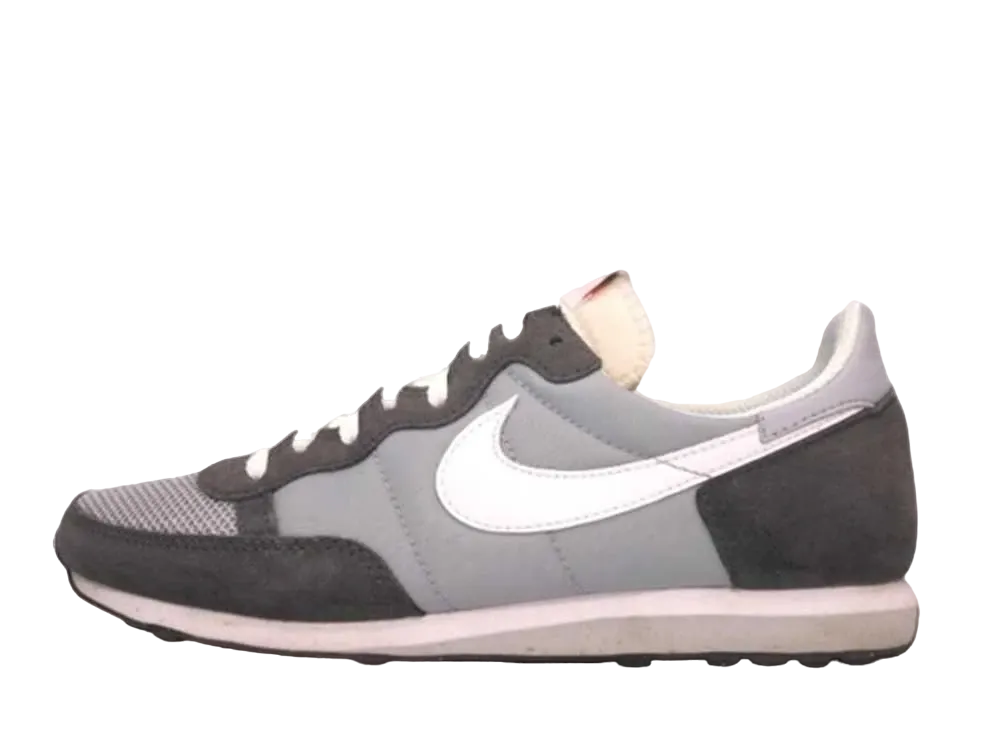 ナイキ チャレンジャー "グレー"