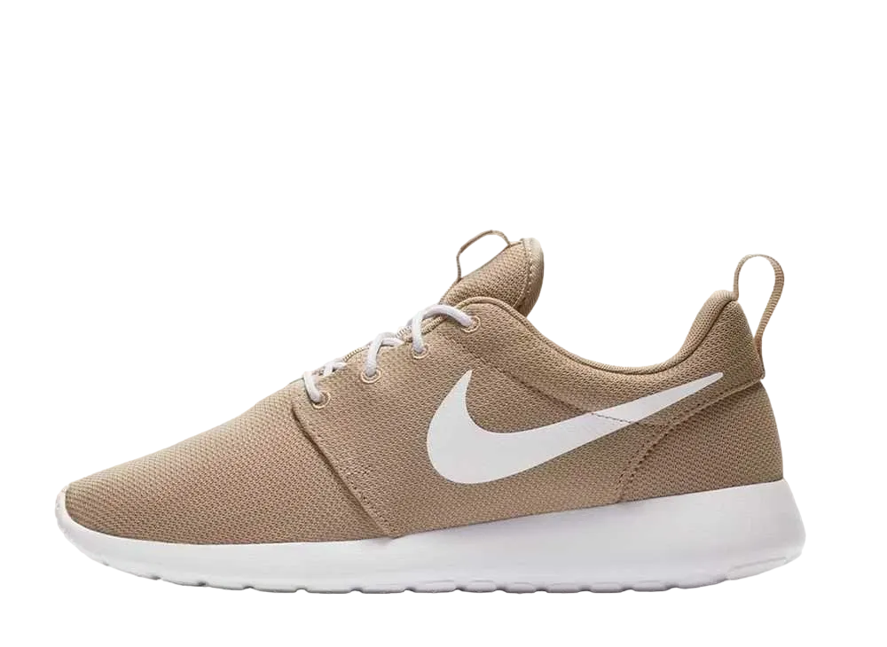 ナイキ ローシ ワン "サンド ホワイト"