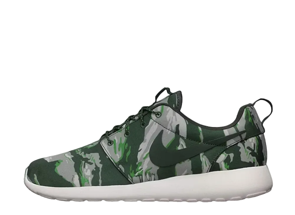 ナイキ ローシ ラン "グリーン タイガー カモ/サファリ"