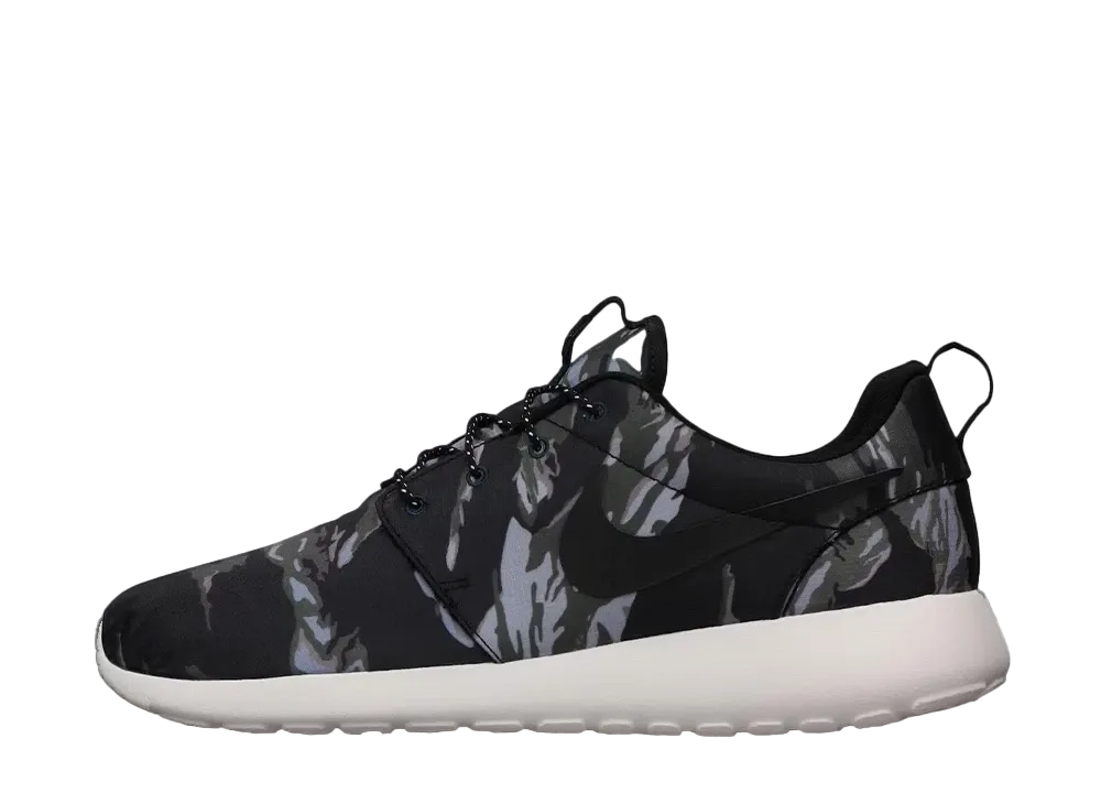 ナイキ ローシ ラン "ブラック タイガー カモ/サファリ"