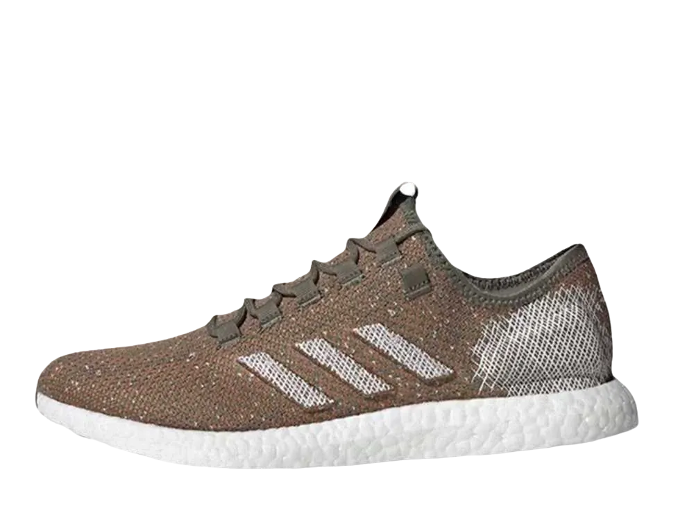 アディダス ピュアブースト "ロウ カーキ"