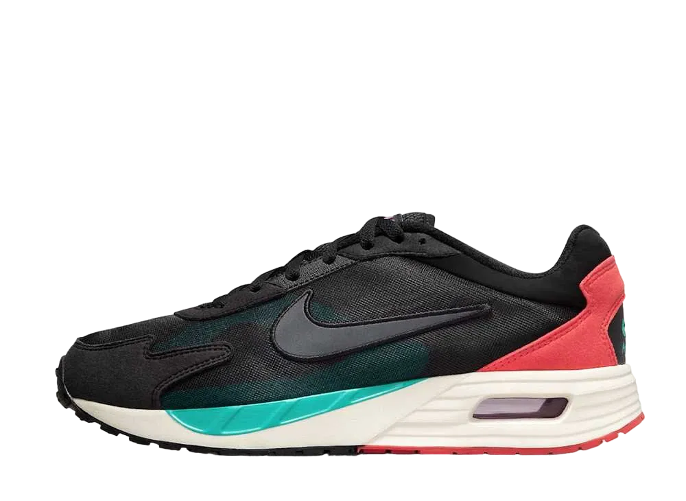 ナイキ エアマックス ソロ "ブラック/メタリック ダーク"