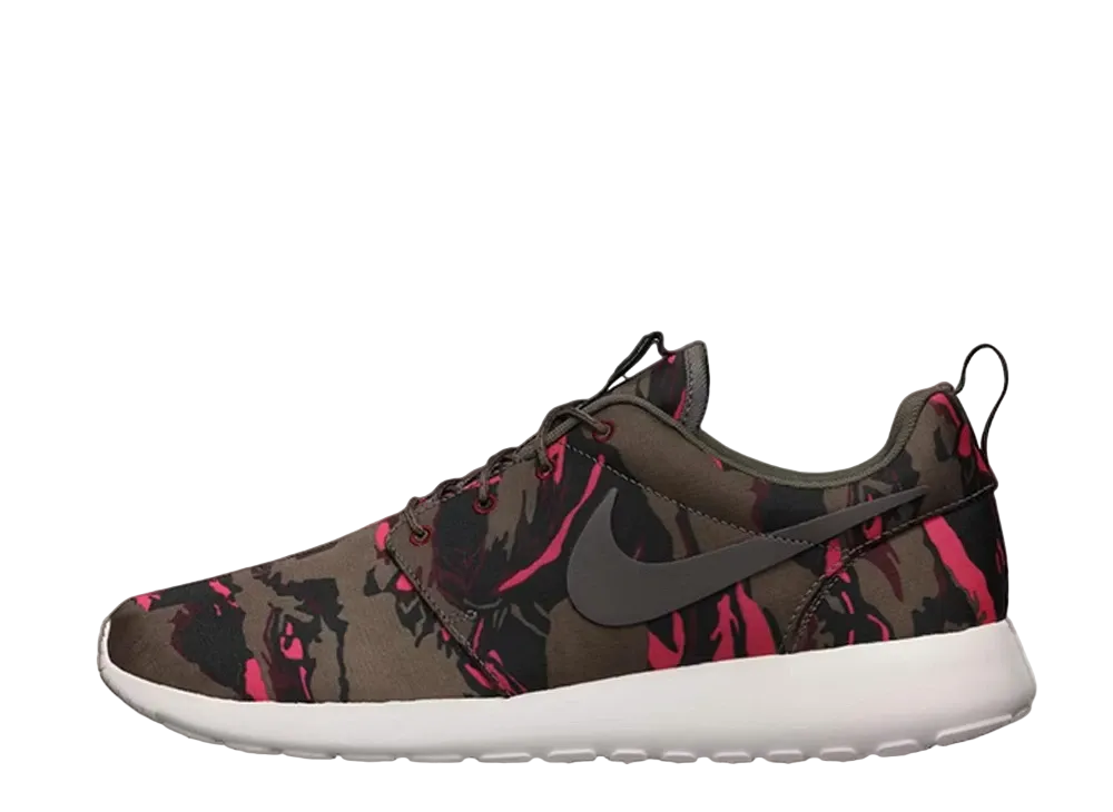 ナイキ ローシ ラン "ブラウン タイガー カモ/サファリ"