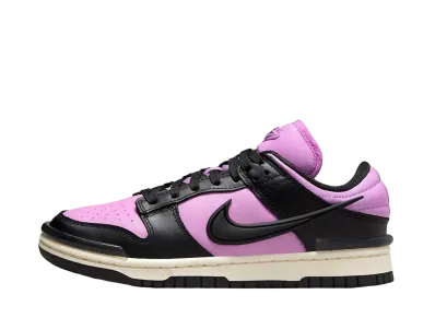 ナイキ ウィメンズ ダンク ロー ツイスト "ラッシュ フーシャ"