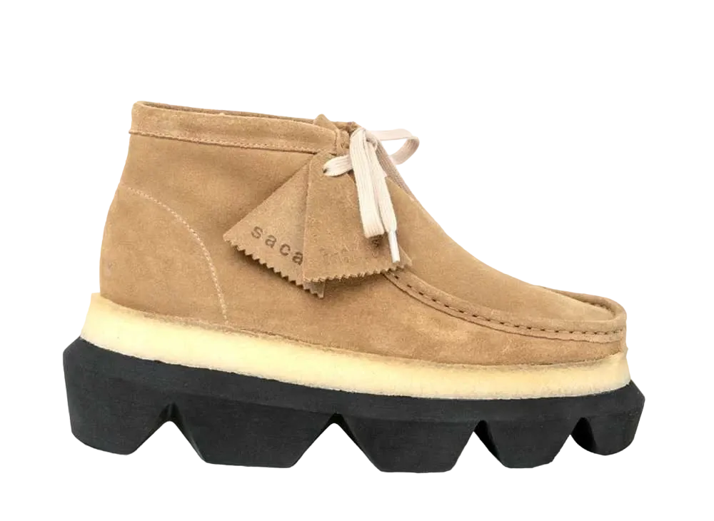 サカイ × クラークス ハイブリッド ワラビー ブーツ "ベージュ"