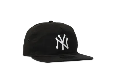 NEW ERA x URBAN OUTFITTERS NY YANKEES - GOLFER "BLACK"