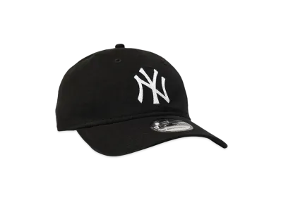 NEW ERA x URBAN OUTFITTERS NY YANKEES "BLACK"