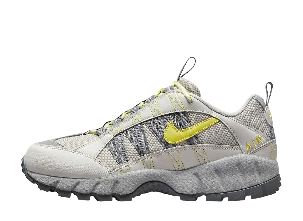 ナイキ エアフマラ "ライトボーン"