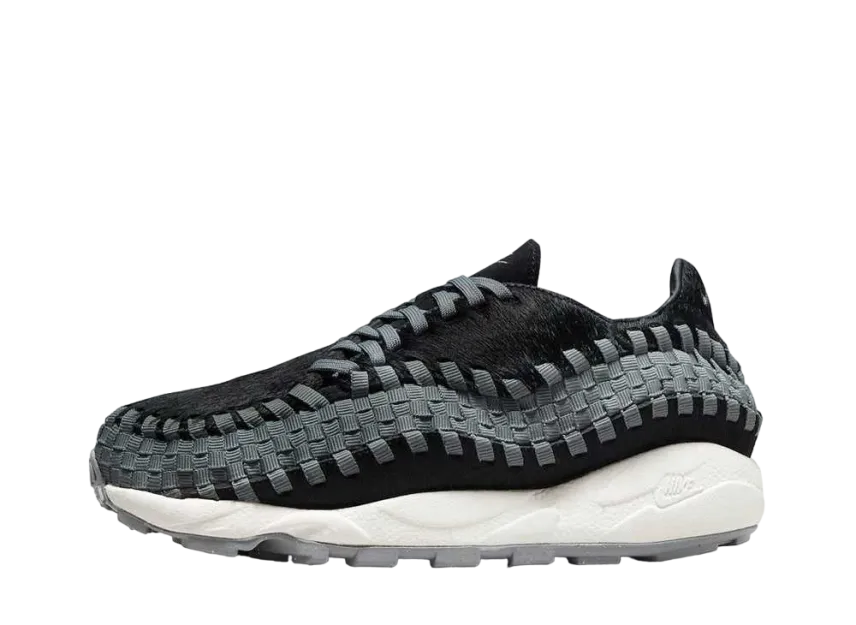 ナイキ ウィメンズ エアフットスケープ ウーブン "ブラック アンド スモークグレー"