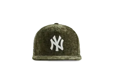 Kith x New Era x the New York Yankees Chenille 9Fifty A-Frame Snapback "Laurel"
