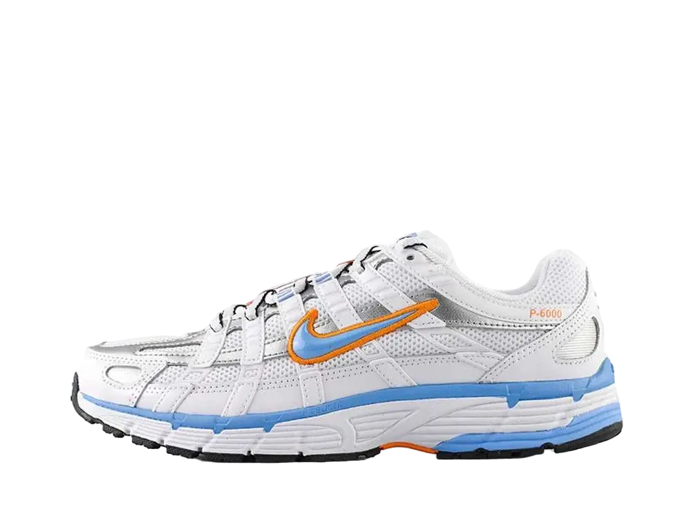 ナイキ ウィメンズ P-6000 "ホワイト/ユニバーシティブルー/メタリックシルバー"