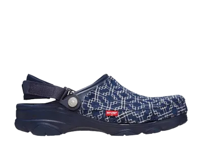 リーバイス × クロックス オールテレイン クロッグ "ネイビー"