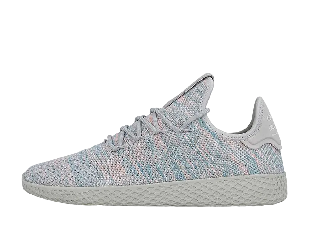 ファレル・ウィリアムス × アディダス オリジナルス テニスフー "ライトブルー"