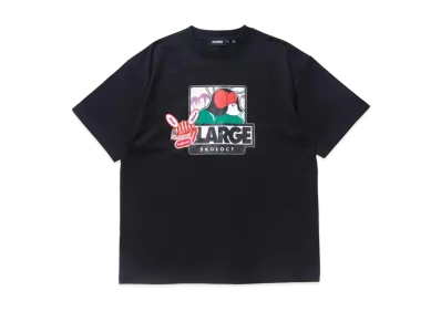 XLARGE x SKOLOCT S/S Tee "Black"