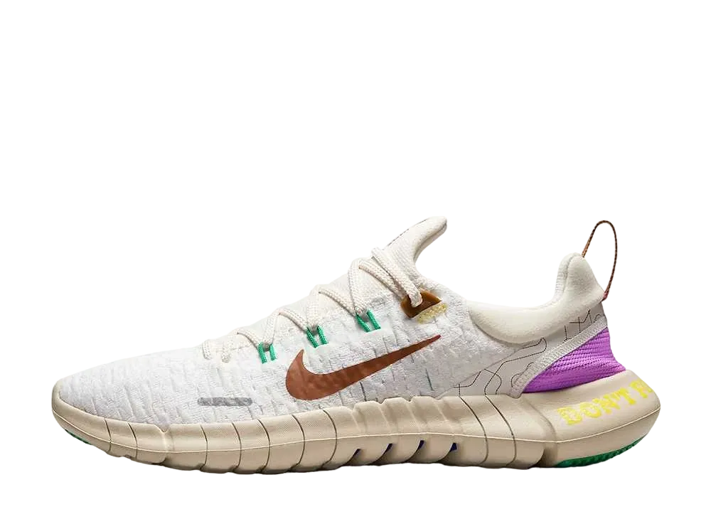 ナイキ フリー ラン 5.0 PRM "セイル/フューシャドリーム/サンドドリフト/エールブラウン"