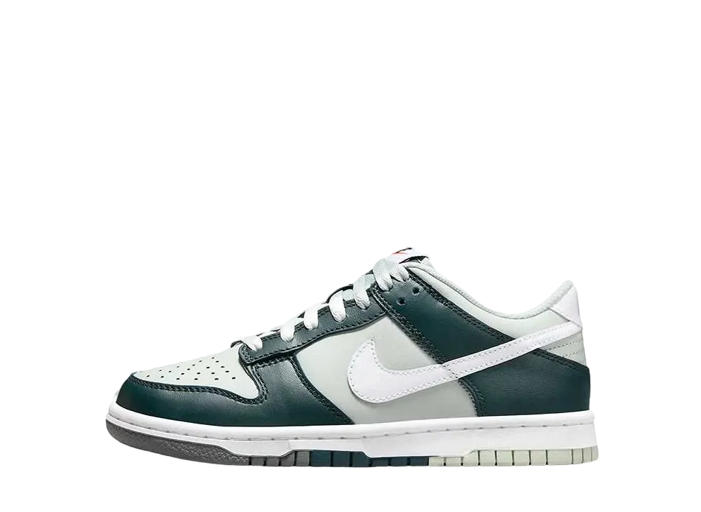 ナイキ GS ダンク ロー "ディープジャングル/ライトシルバー/ホワイト"