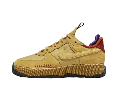 ナイキ ウィメンズ エアフォース1 ワイルド "ウィートゴールド"