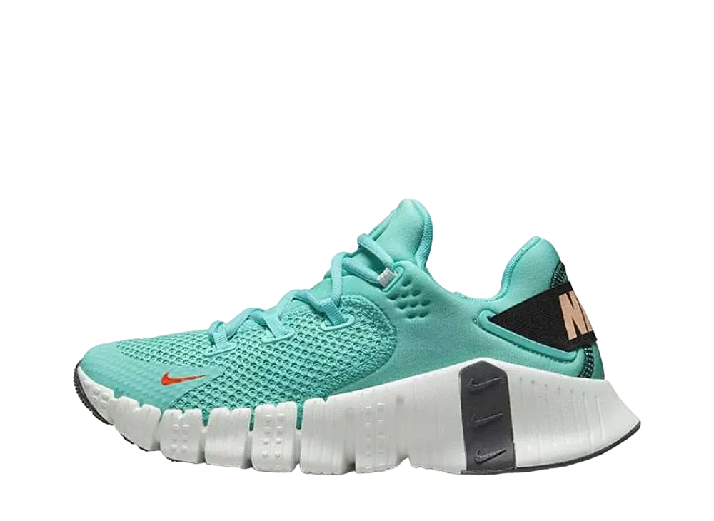 ナイキ ウィメンズ フリー メトコン4 "ウォッシュドティール/ラッシュオレンジ/ブラック"