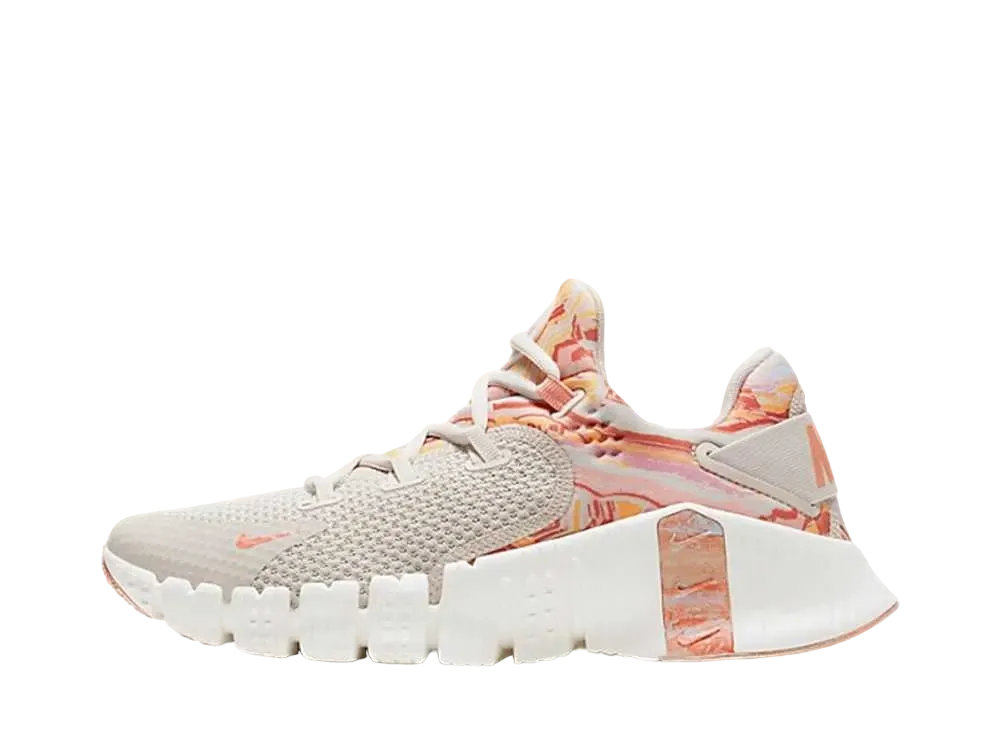 ナイキ ウィメンズ フリー メトコン4 "デザートサンド/メタリックコッパー"