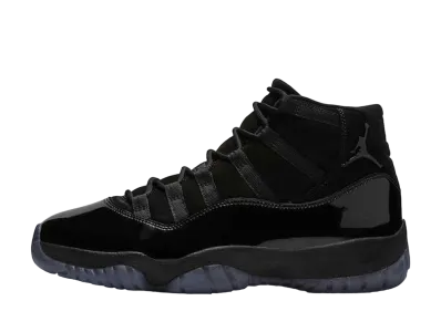 ナイキ エアジョーダン11 "キャップ アンド ガウン"