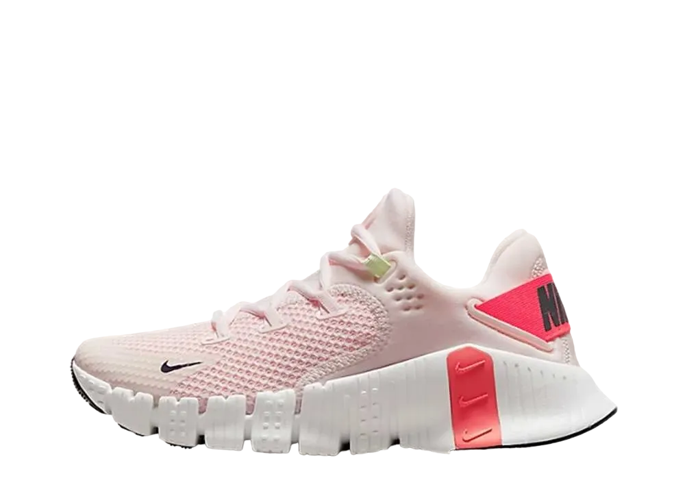 ナイキ ウィメンズ フリー メトコン4 "ライトソフトピンク/ケーブパープル"