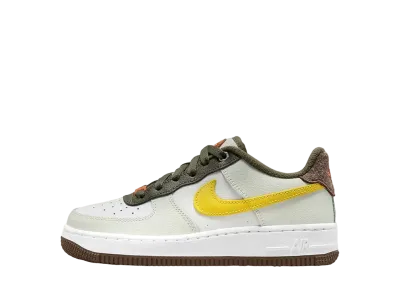 ナイキ GS エアフォース 1 LV8 "サミットホワイト/キャンプファイヤーオレンジ/ビビッドサルファー"