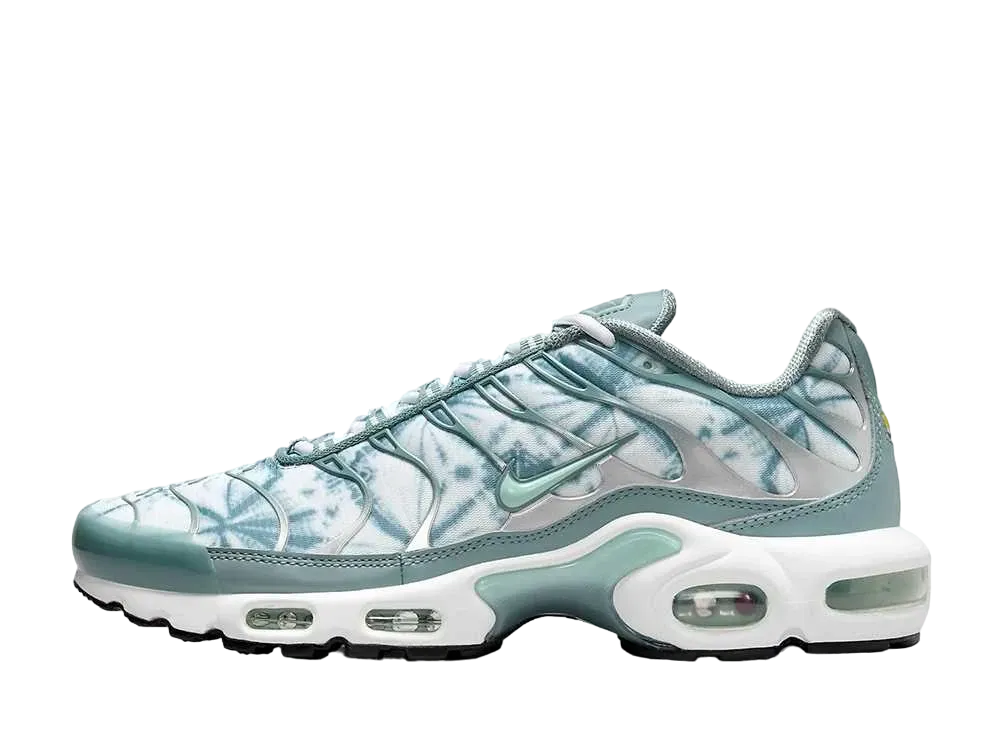 ナイキ エアマックスプラス "ウォーターウェイ/ホワイト/サブウェイ/ファイバーグラス"