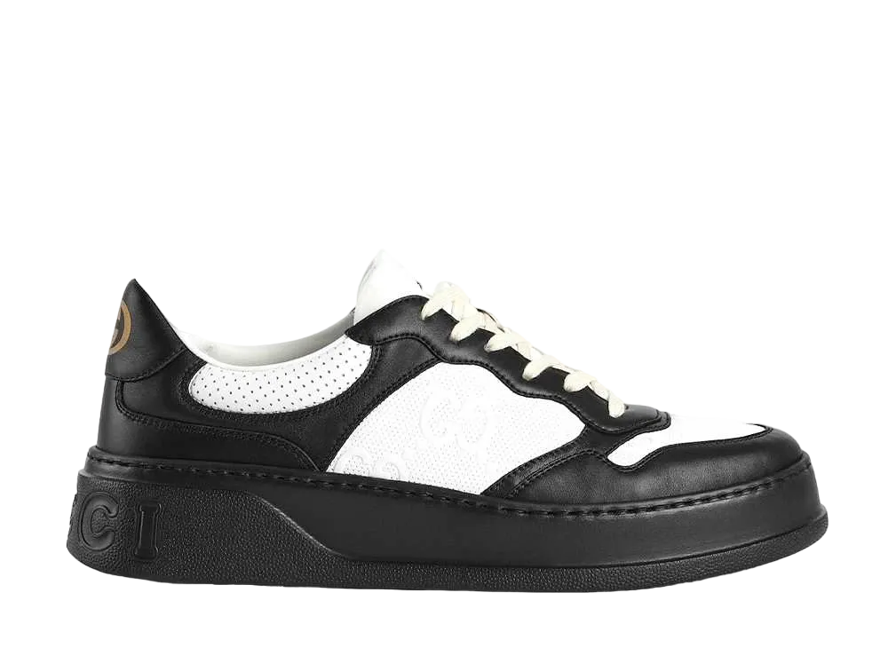 グッチ GGエンボス スニーカー "ホワイト/ブラック"