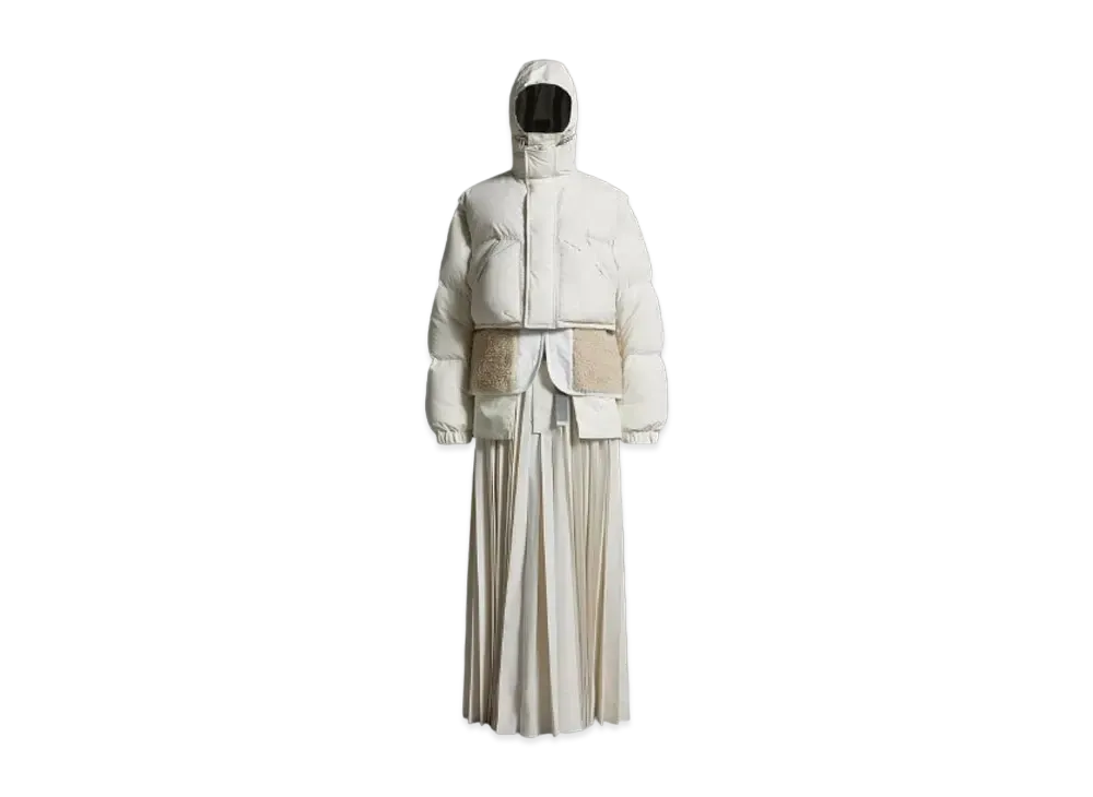 MONCLER♡Sacai♡モンクレール♡サカイ♡SAYUKI♡カーキ♡サイズ０ モンクレール x サカイ”が発売。4つのトータルルックを提案