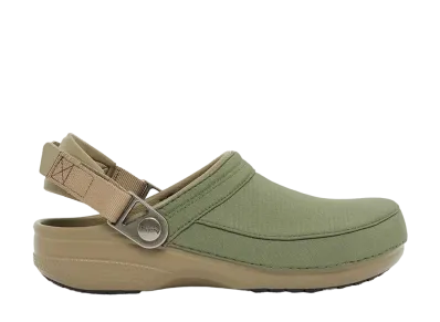 ミュージアム オブ ピース & クワイエット × クロックス クラシック クロッグ "カーキ"