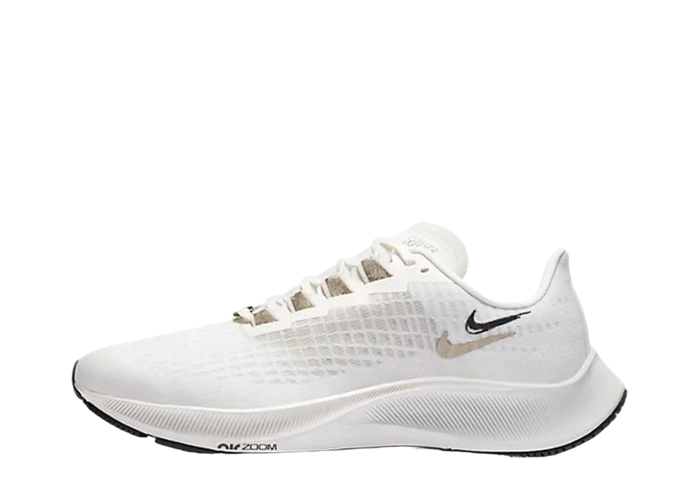 ナイキ ウィメンズ エアズームペガサス37 PRM "アイボリー/メタリックゴールドシルク"