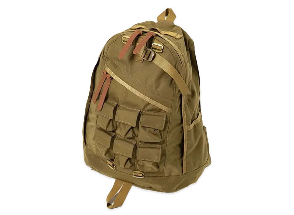 GREGORY x NEXUSVII. Daypack Parasite "Coyote"