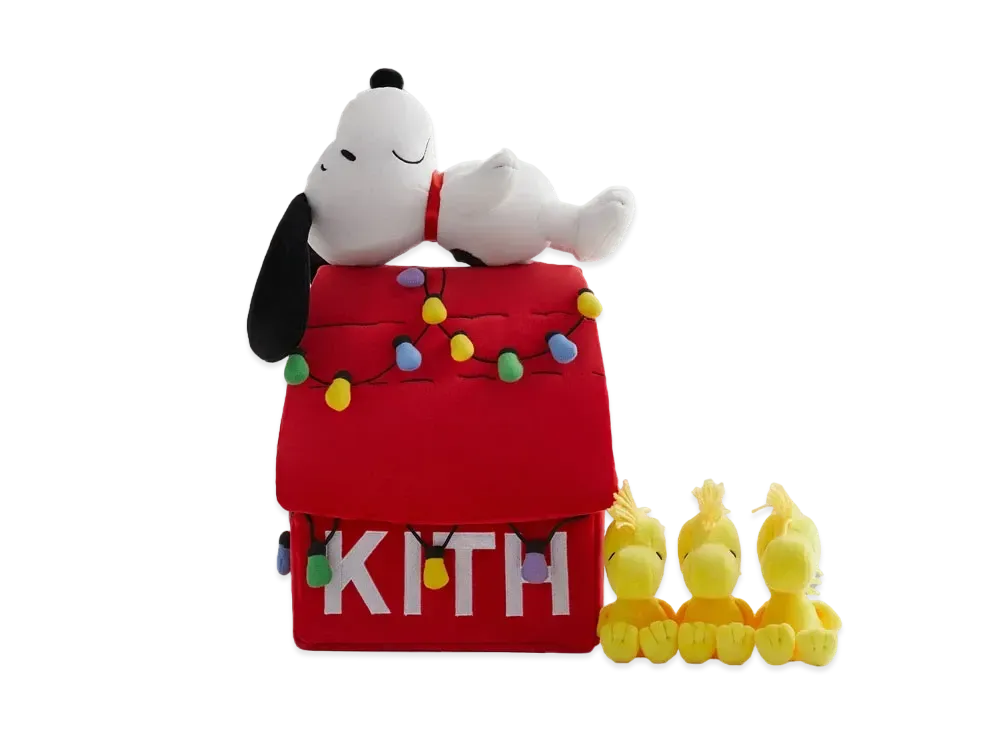 Kith x Peanuts Snoopy Doghouse Plush "Multi"