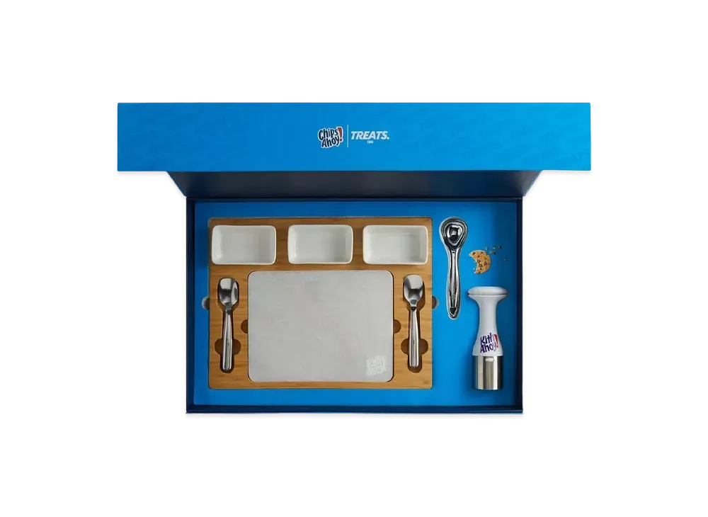 Kith Treats for Chips Ahoy! Ice Cream Sandwich Maker Kit "White"