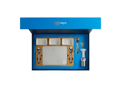 Kith Treats for Chips Ahoy! Ice Cream Sandwich Maker Kit "White"