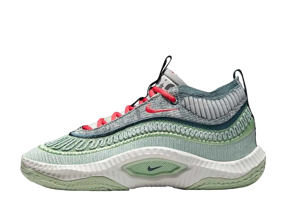 ナイキ コズミックユニティ3 "クリスマス"