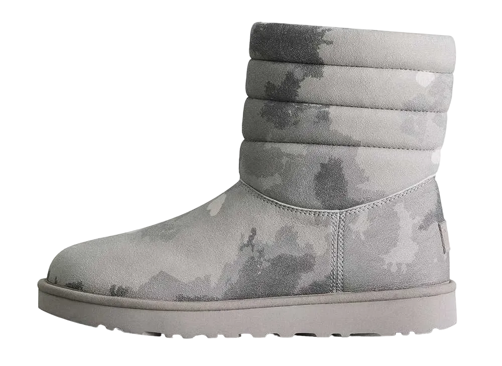 スタンプド × アグ クラシック プルオン ブーツ "カモ"