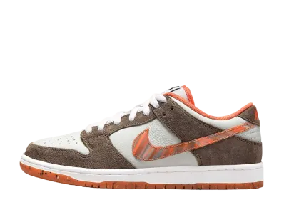 クラッシュド スケート ショップ × ナイキ SB ダンク ロー "オリーブグレー/マントラオレンジ" (スペシャルボックス)