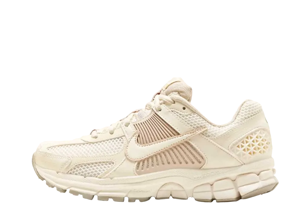 韓国 NIKI ナイキ ズームボメロ5 スニーカー FQ6868-111 501241 NIKE】NIKE ZOOM VOMERO 5(スニーカー)｜シューズ｜emmi（エミ