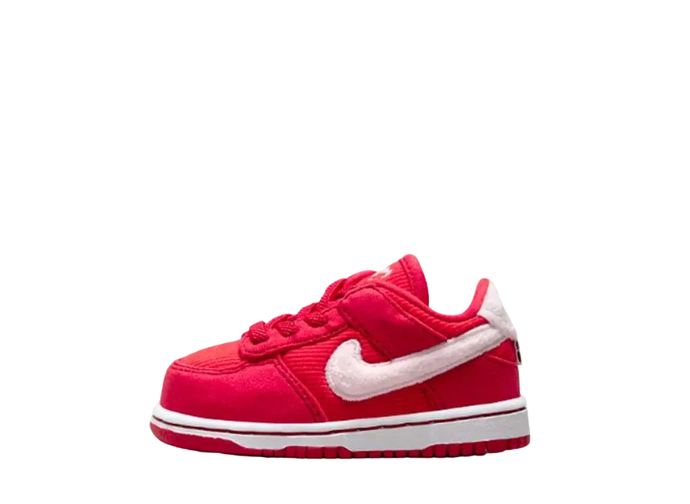 ナイキ TD ダンク ロー "バレンタインデー"(キッズ)