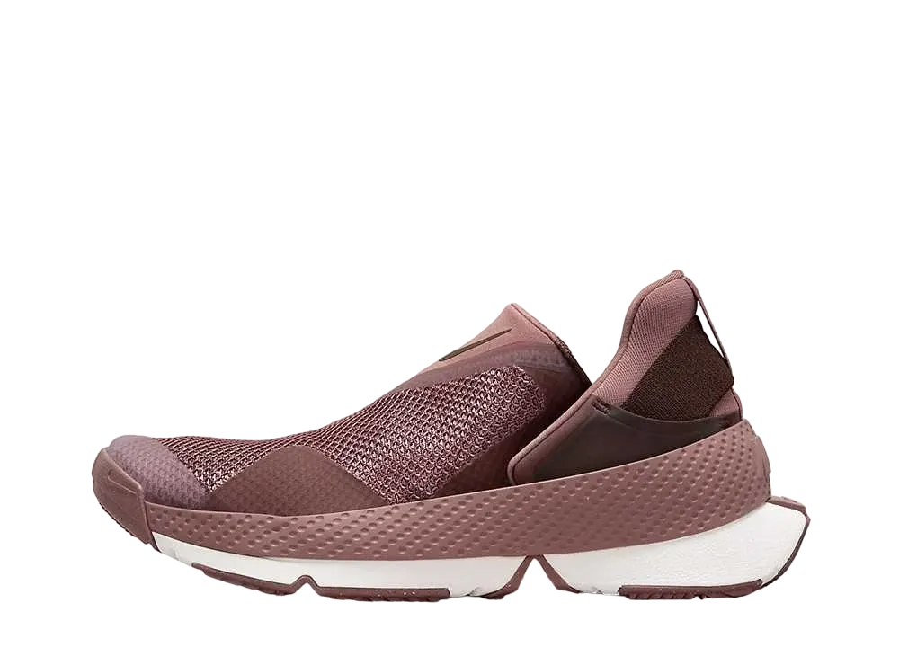 ナイキ ウィメンズ ゴー フライイーズ "スモーキーモーブ/サミットホワイト/バロックブラウン"