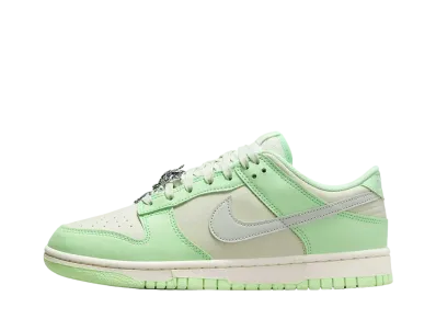 ナイキ ウィメンズ ダンク ロー ネクストネイチャー SE "シーグラス/ヴェイパーグリーン/セイル/ライトシルバー"