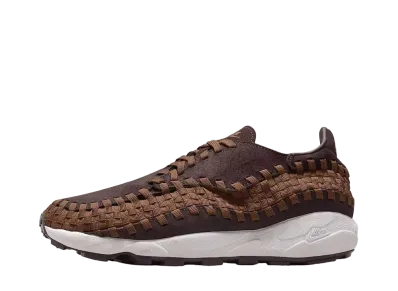 ナイキ ウィメンズ エアフットスケープ ウーブン "サタンゴールド アンド アース"