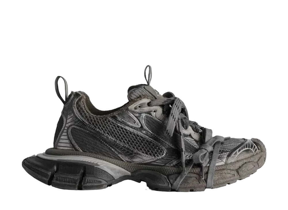 バレンシアガ 3XL スニーカー ウォーンアウト "ブラウン"