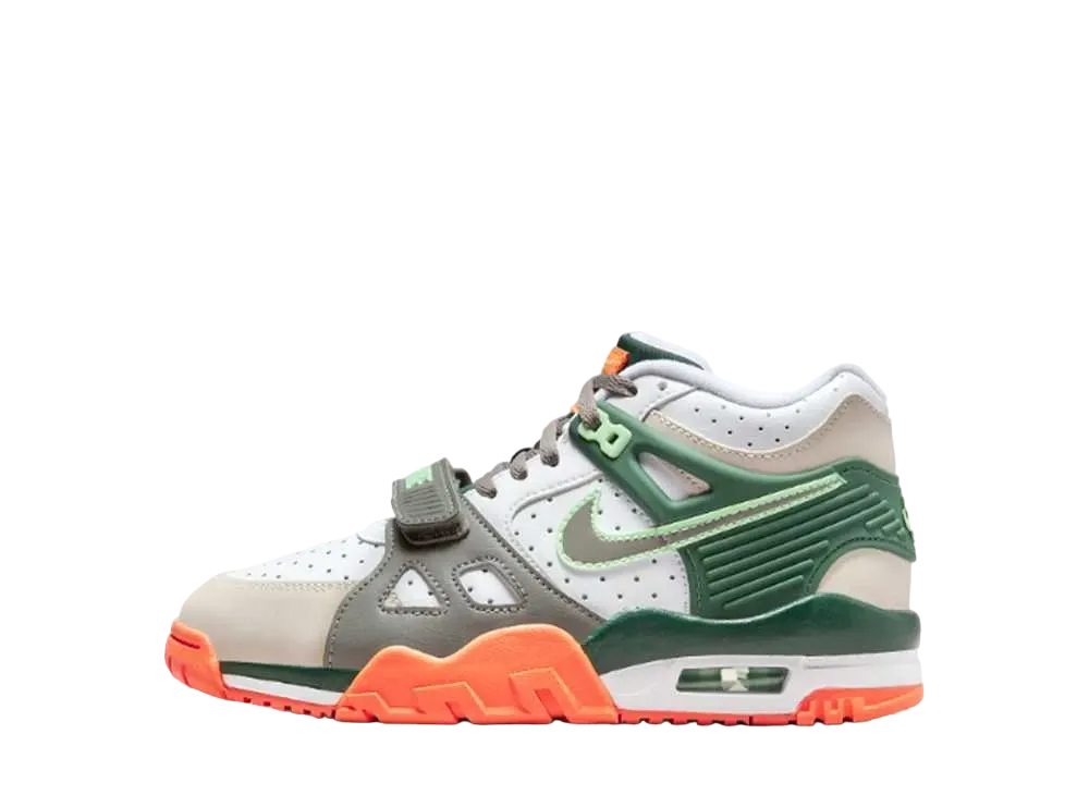 ナイキ GS エアトレーナー3 "ファー/ライトオールウッドブラウン/ホワイト/フラット"