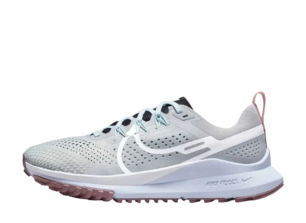 ナイキ ウィメンズ ペガサス トレイル4 "ライトスモークグレー/ブラック/グレイシャーブルー/ホワイト"