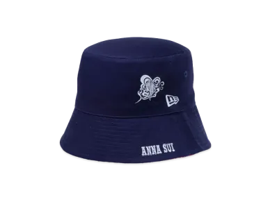 NEW ERA x ANNA SUI Bucket 01 Reversible Sailor Brim "Navy/Pink"